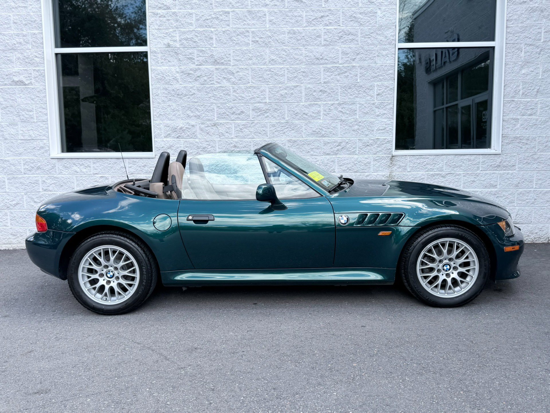 Used 1999 BMW Z3 2.5i RWD image 30