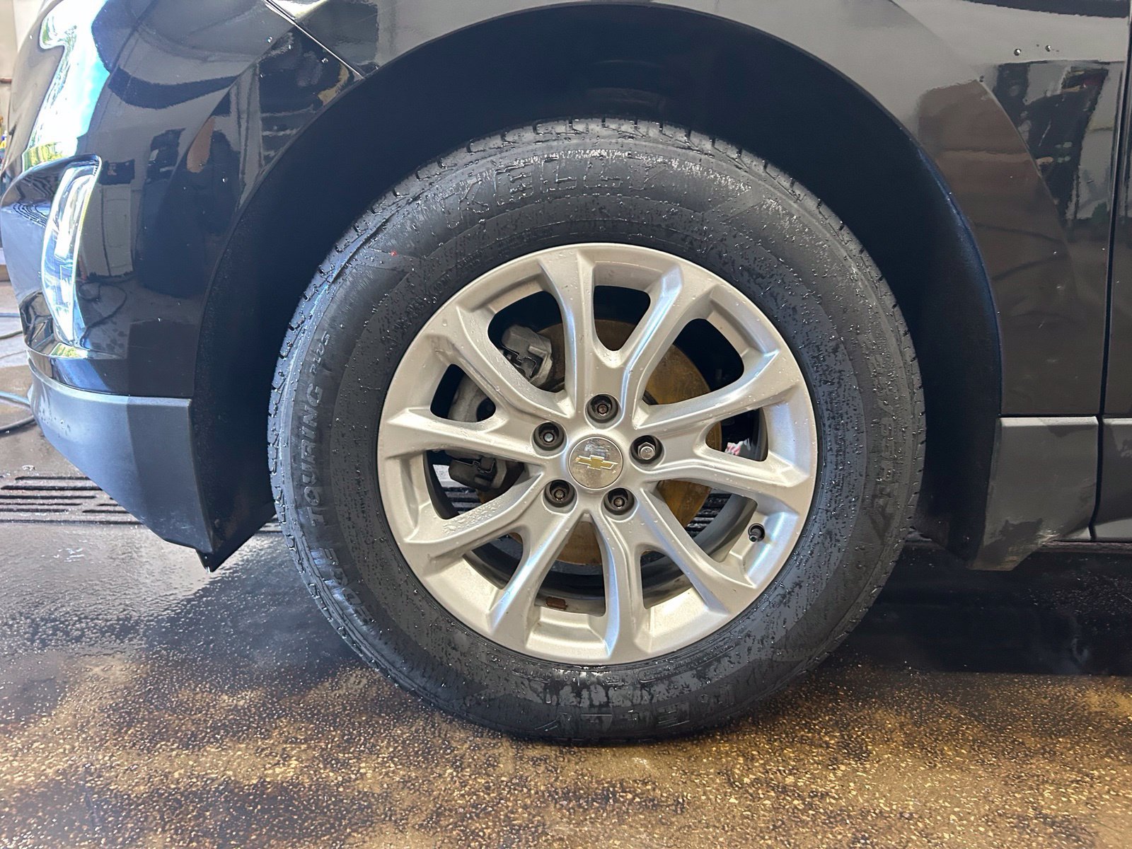 Used 2020 Chevrolet Equinox LT AWD/4WD image 36
