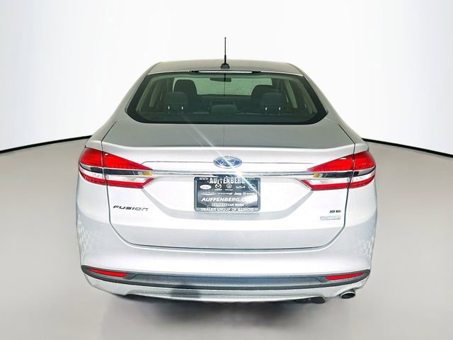 Used 2017 Ford Fusion SE image 6