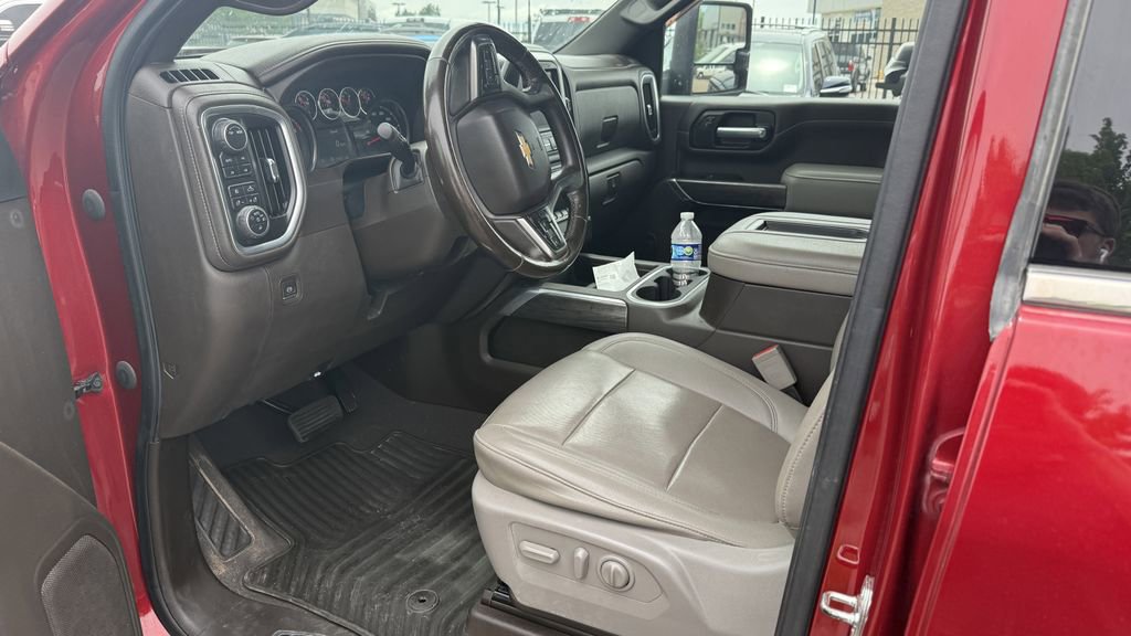 Used 2021 Chevrolet Silverado 2500 LTZ w/ LTZ Convenience Package AWD/4WD image 3
