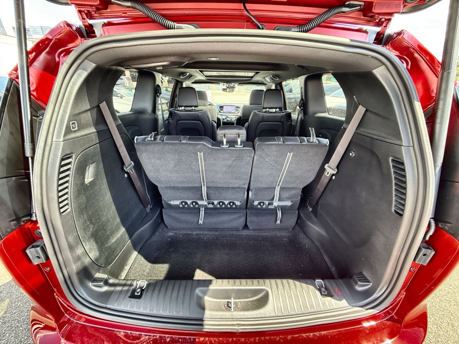 New 2026 Chrysler Pacifica Limited w/ S Appearance Package image 27