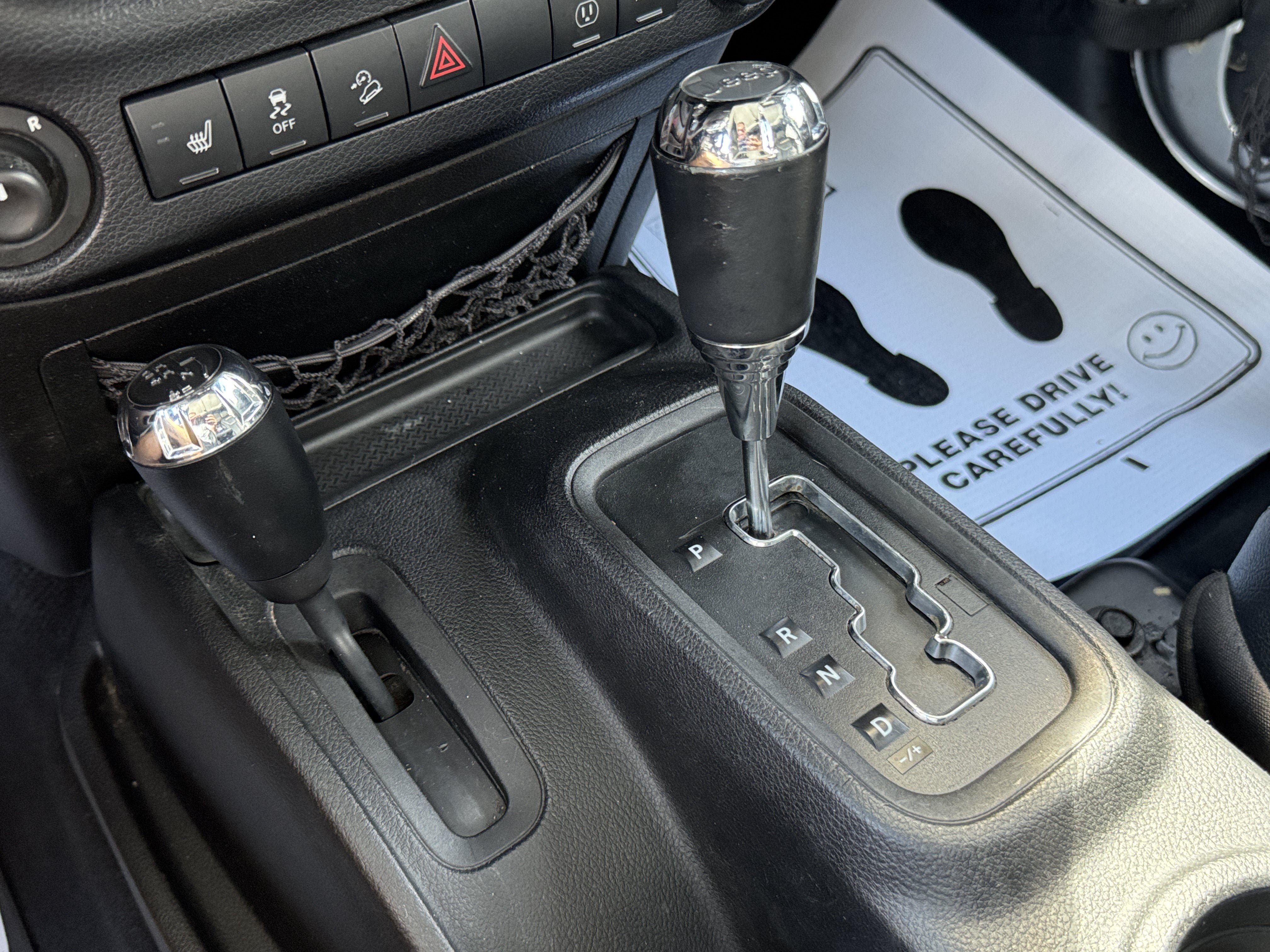 Used 2013 Jeep Wrangler Unlimited Sahara w/ Dual Top Group AWD/4WD image 19