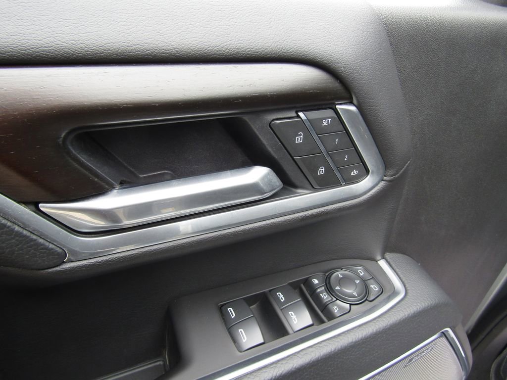 Used 2025 GMC Sierra 2500 Denali w/ Technology Package image 30