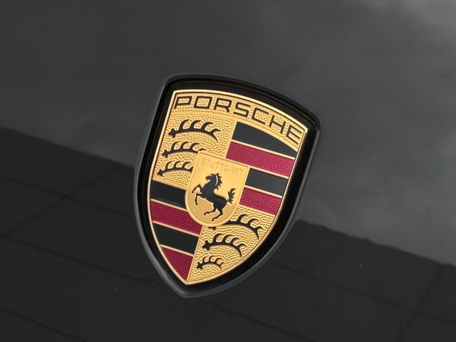 Certified 2021 Porsche Macan image 28