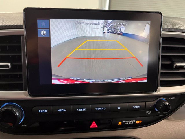 Used 2025 Hyundai Venue SEL FWD image 29