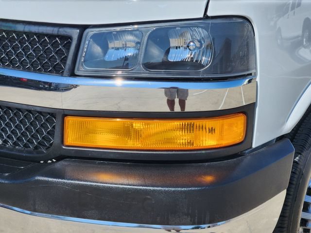 Used 2025 Chevrolet Express 2500 w/ Driver Convenience Package RWD image 15