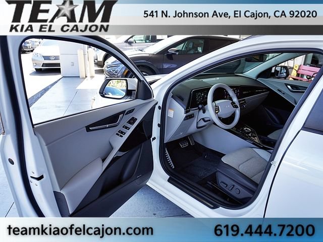 Certified 2023 Kia Niro Wave FWD image 38