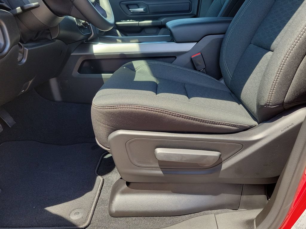New 2026 RAM 1500 Express AWD/4WD image 16
