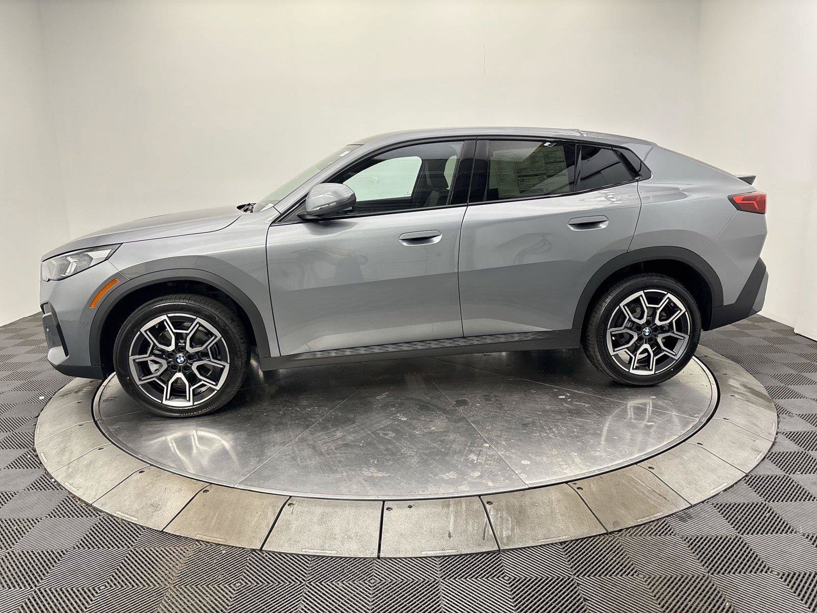 New 2026 BMW X2 xDrive28i w/ Technology Package AWD/4WD image 16