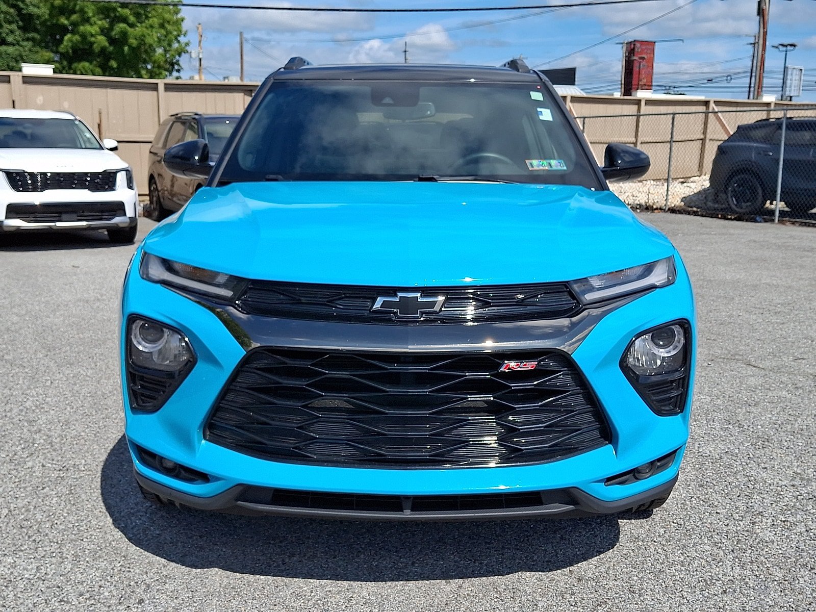 Used 2022 Chevrolet TrailBlazer RS w/ Sun and Liftgate Package AWD/4WD image 2