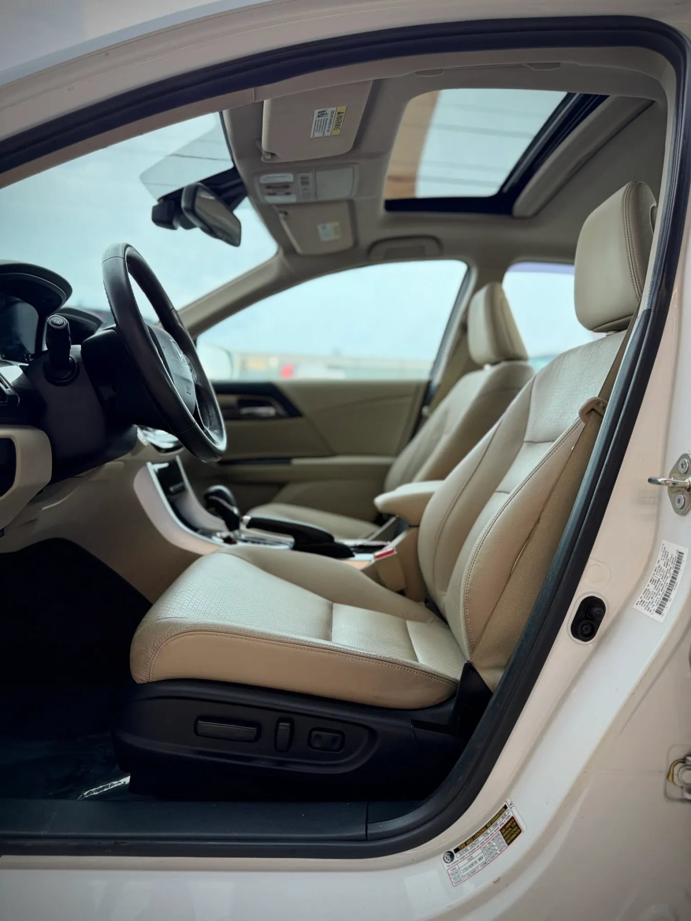 Used 2016 Honda Accord Touring image 7