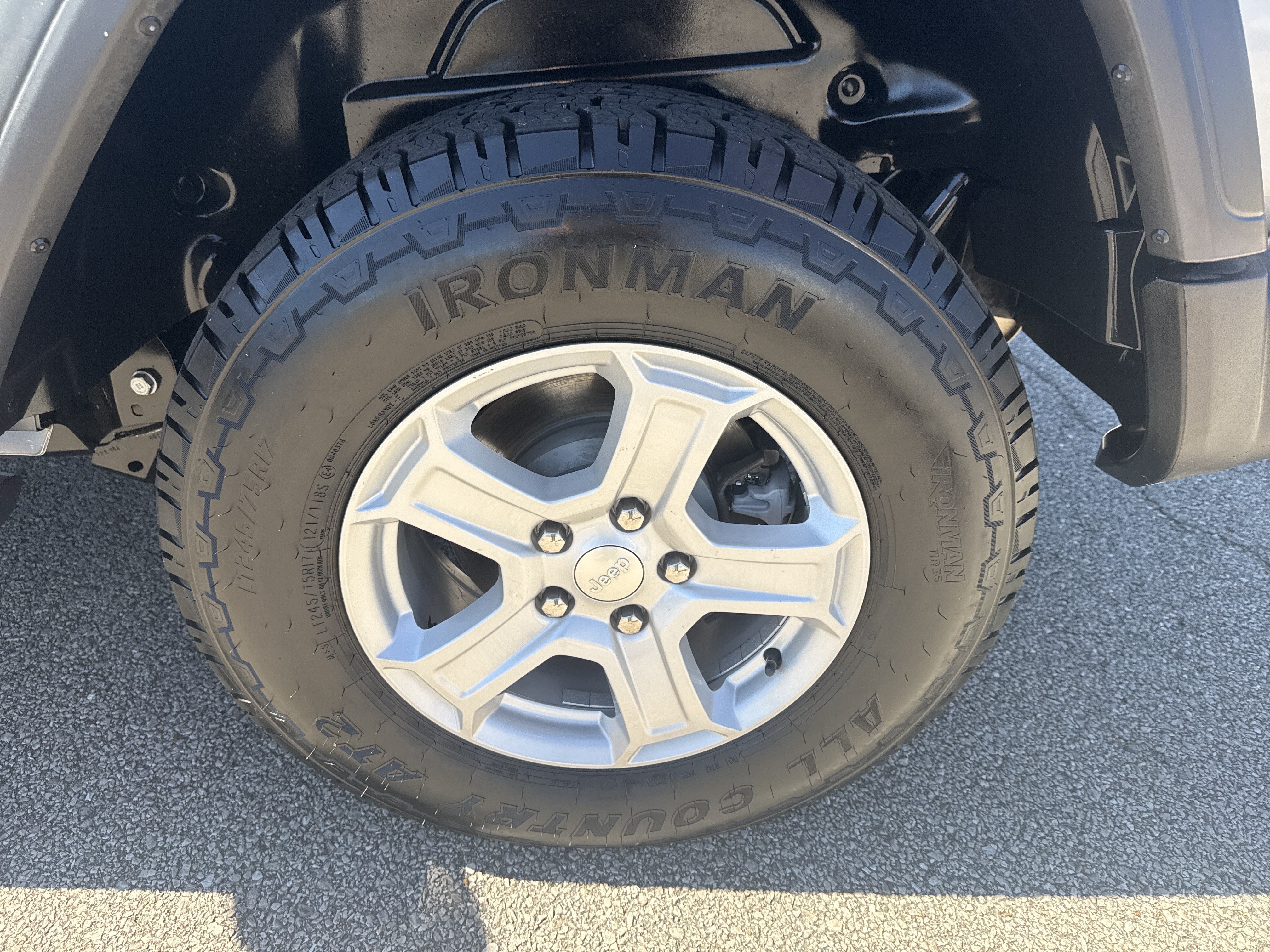 Used 2020 Jeep Wrangler Sport AWD/4WD image 17