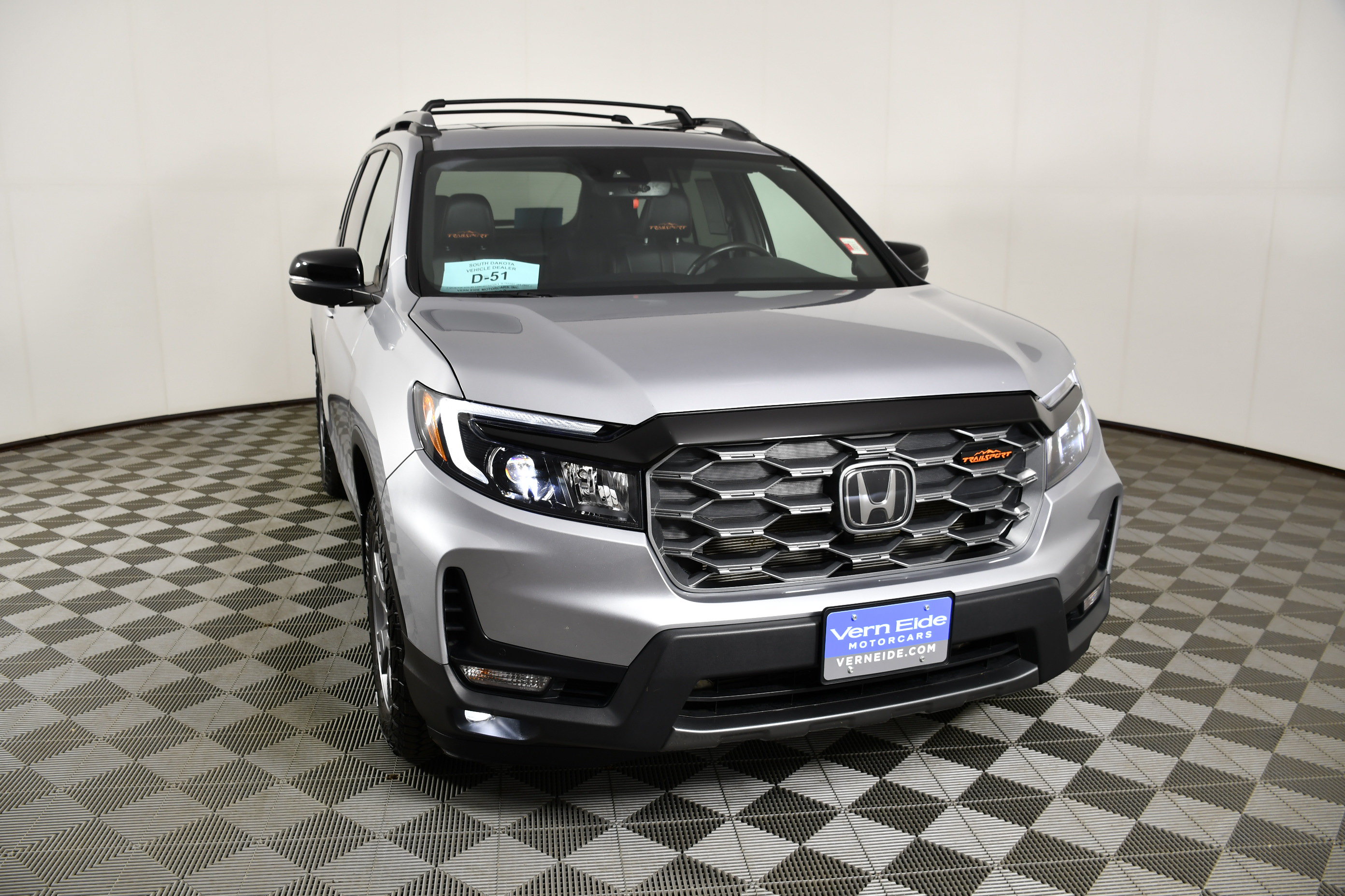 Certified 2025 Honda Passport TrailSport image 3