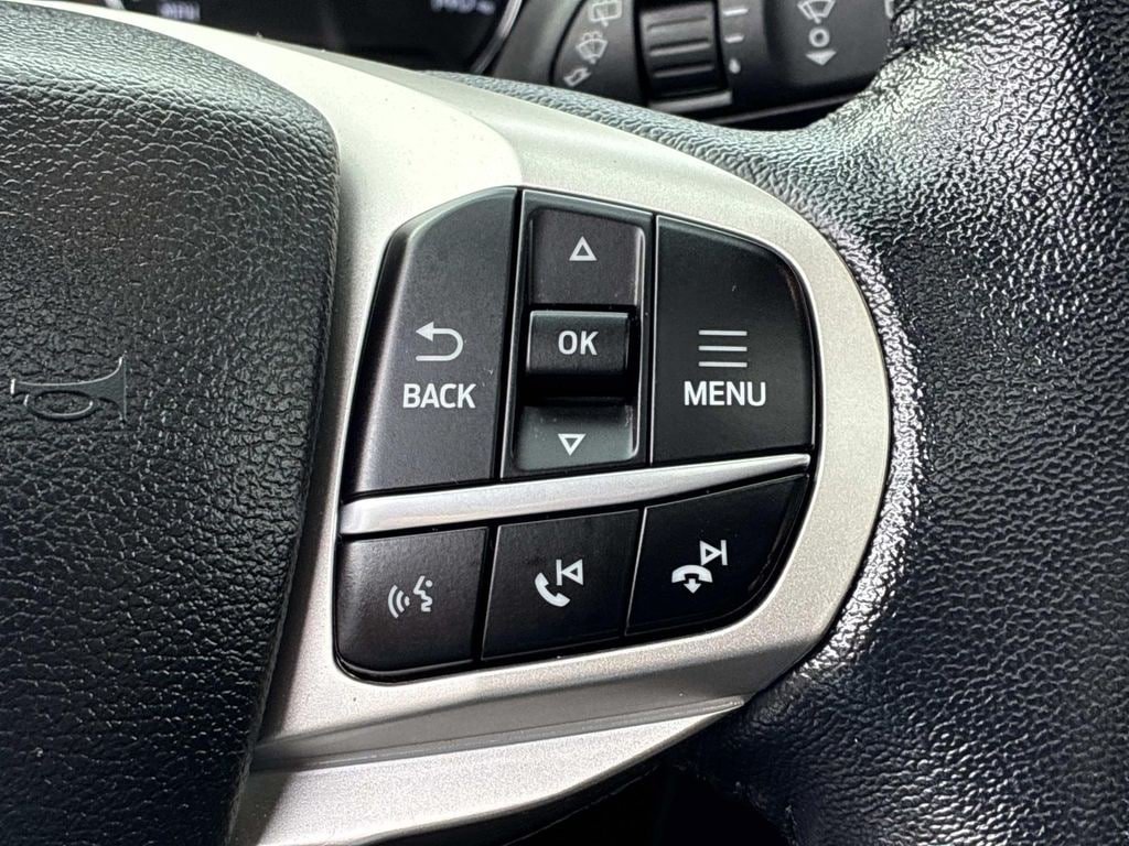 Used 2023 Ford Explorer XLT w/ Equipment Group 202A AWD/4WD image 29