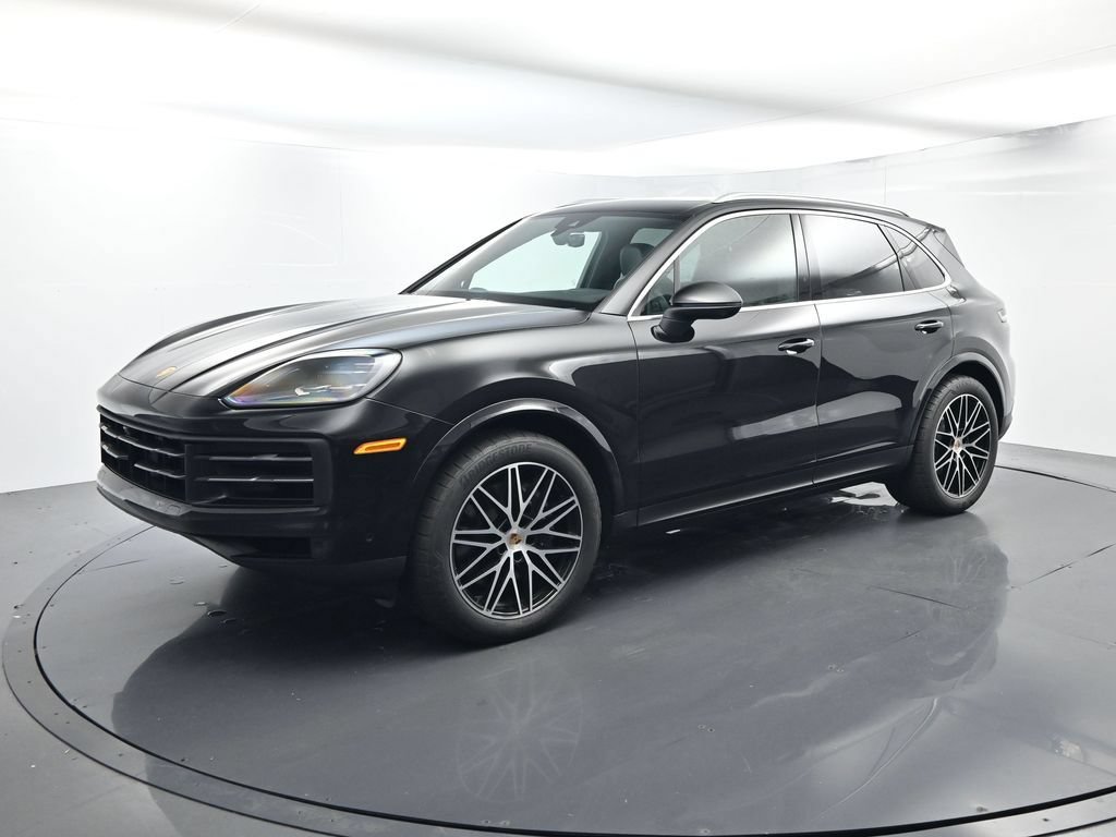 Certified 2025 Porsche Cayenne AWD/4WD image 1