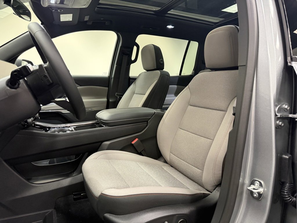 New 2026 Chevrolet Traverse LT w/ Sun and Wheel Package image 24