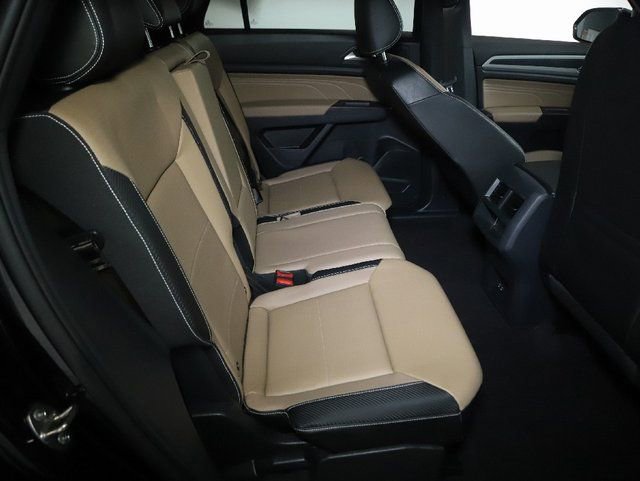 Used 2023 Volkswagen Atlas Cross Sport SE AWD/4WD image 32