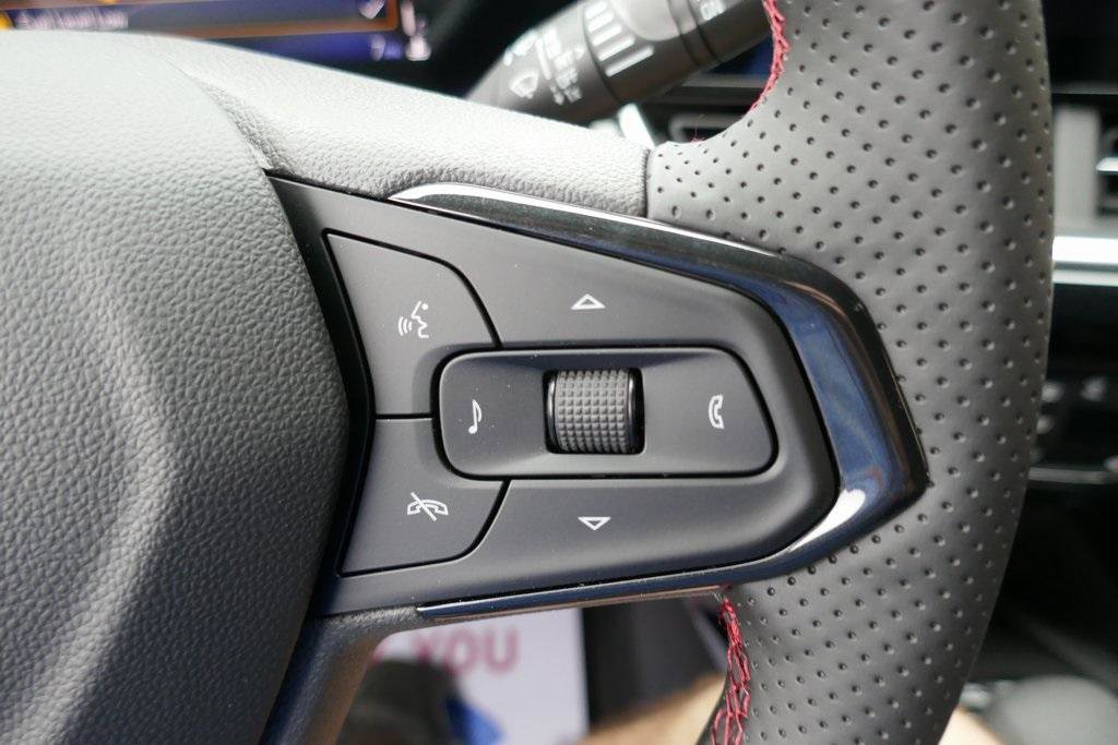 New 2026 Chevrolet Trax RS w/ Sunroof Package image 16