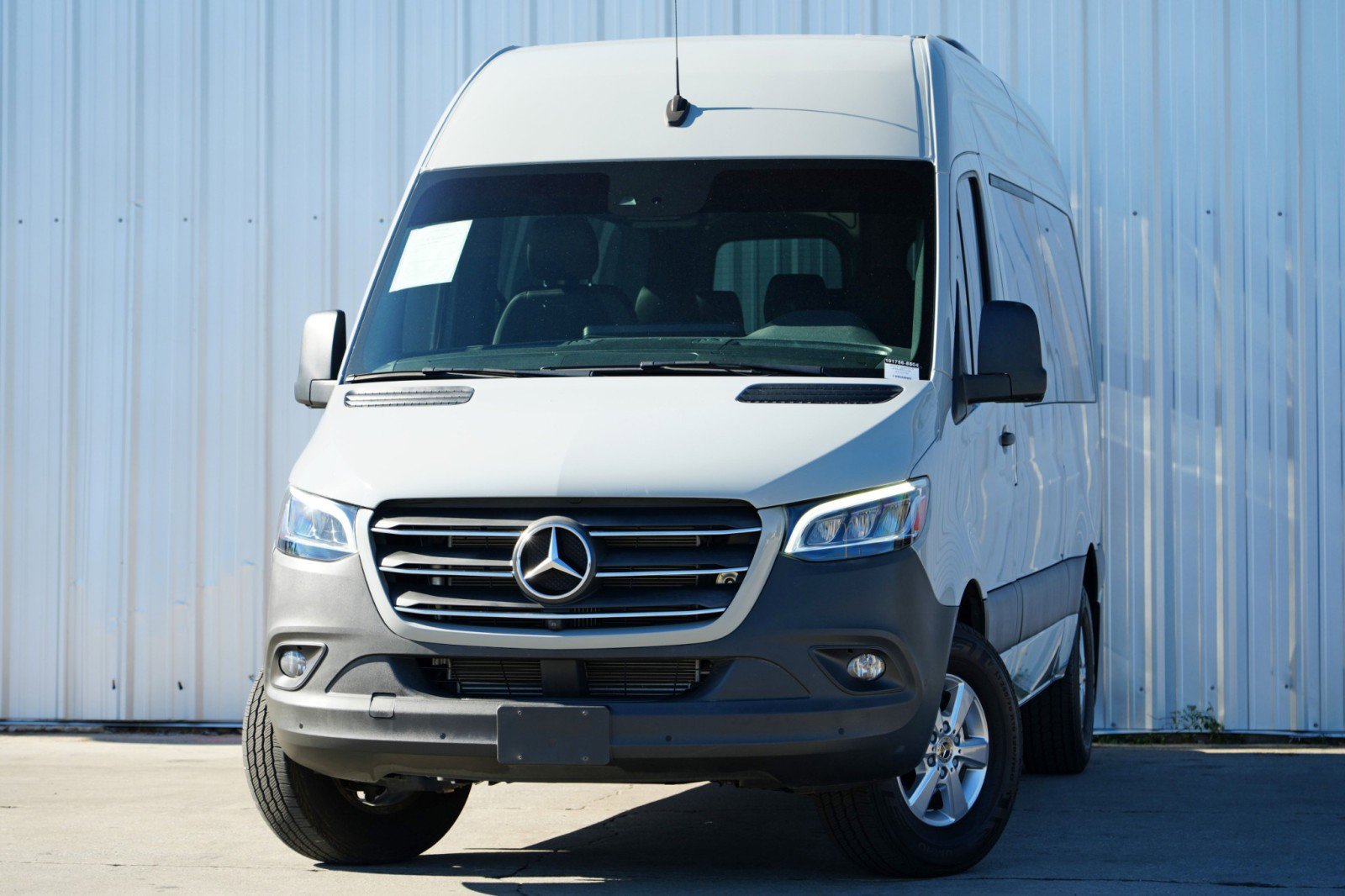 Used 2022 Mercedes-Benz Sprinter 1500 image 3