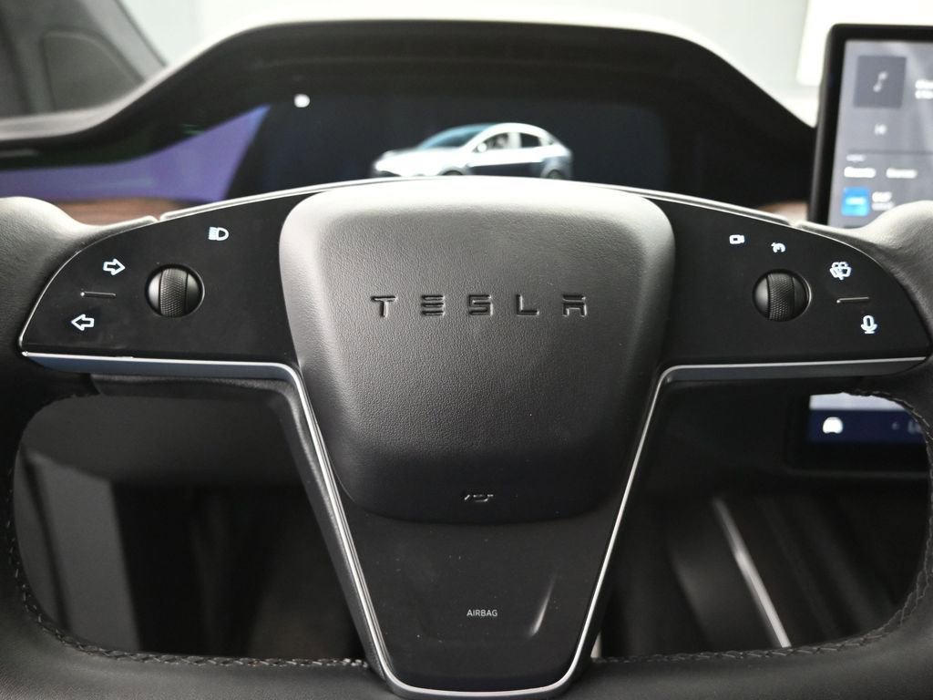 Used 2024 Tesla Model X image 10