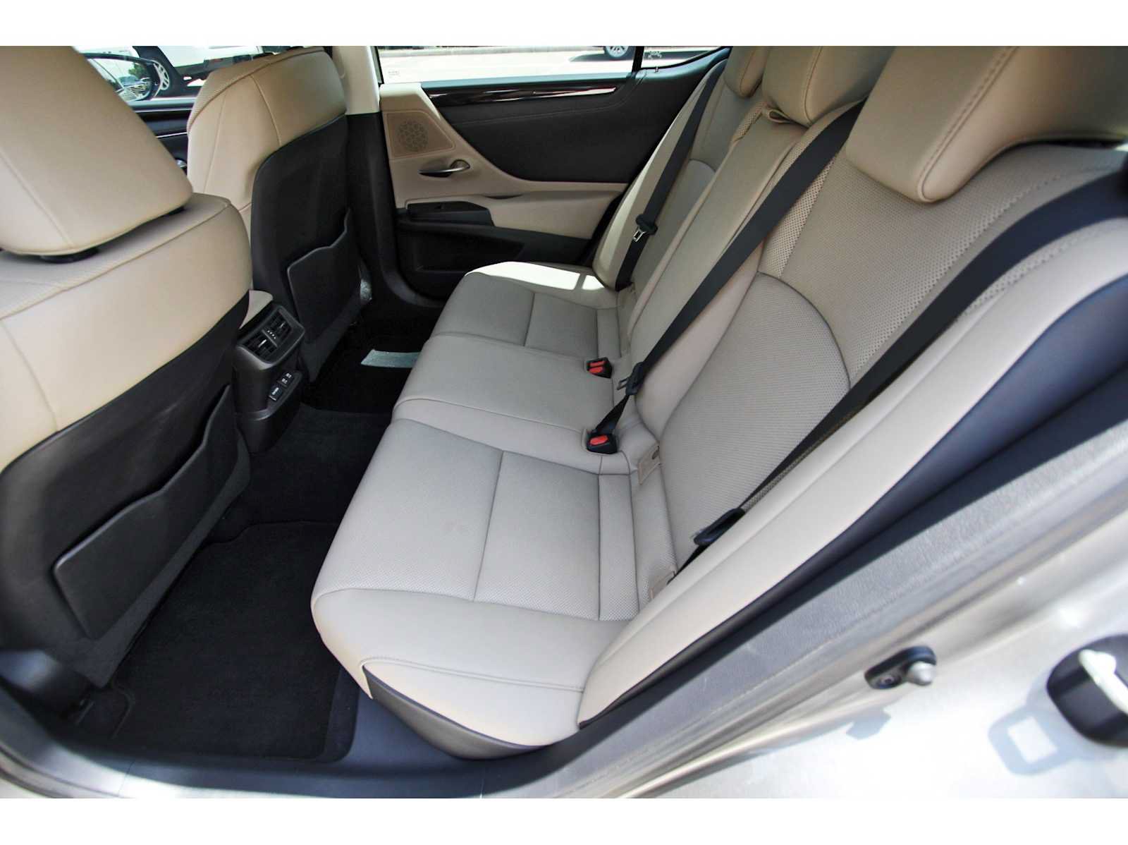 Used 2021 Lexus ES 350 w/ Premium Package FWD image 12