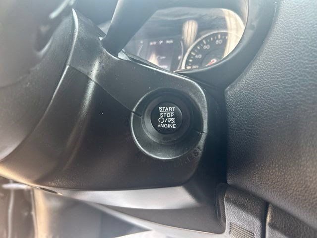 Used 2020 Jeep Renegade Latitude FWD image 18