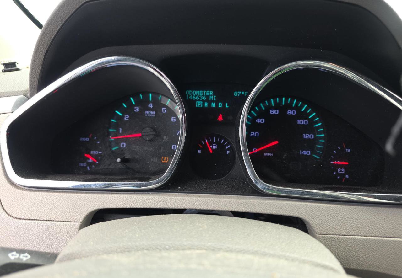 Used 2012 Chevrolet Traverse LS FWD image 14