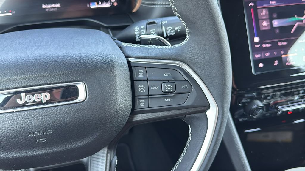 Used 2025 Jeep Grand Cherokee L Altitude AWD/4WD image 30