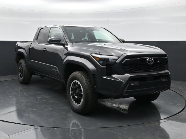 Used 2024 Toyota Tacoma TRD Off-Road AWD/4WD image 4