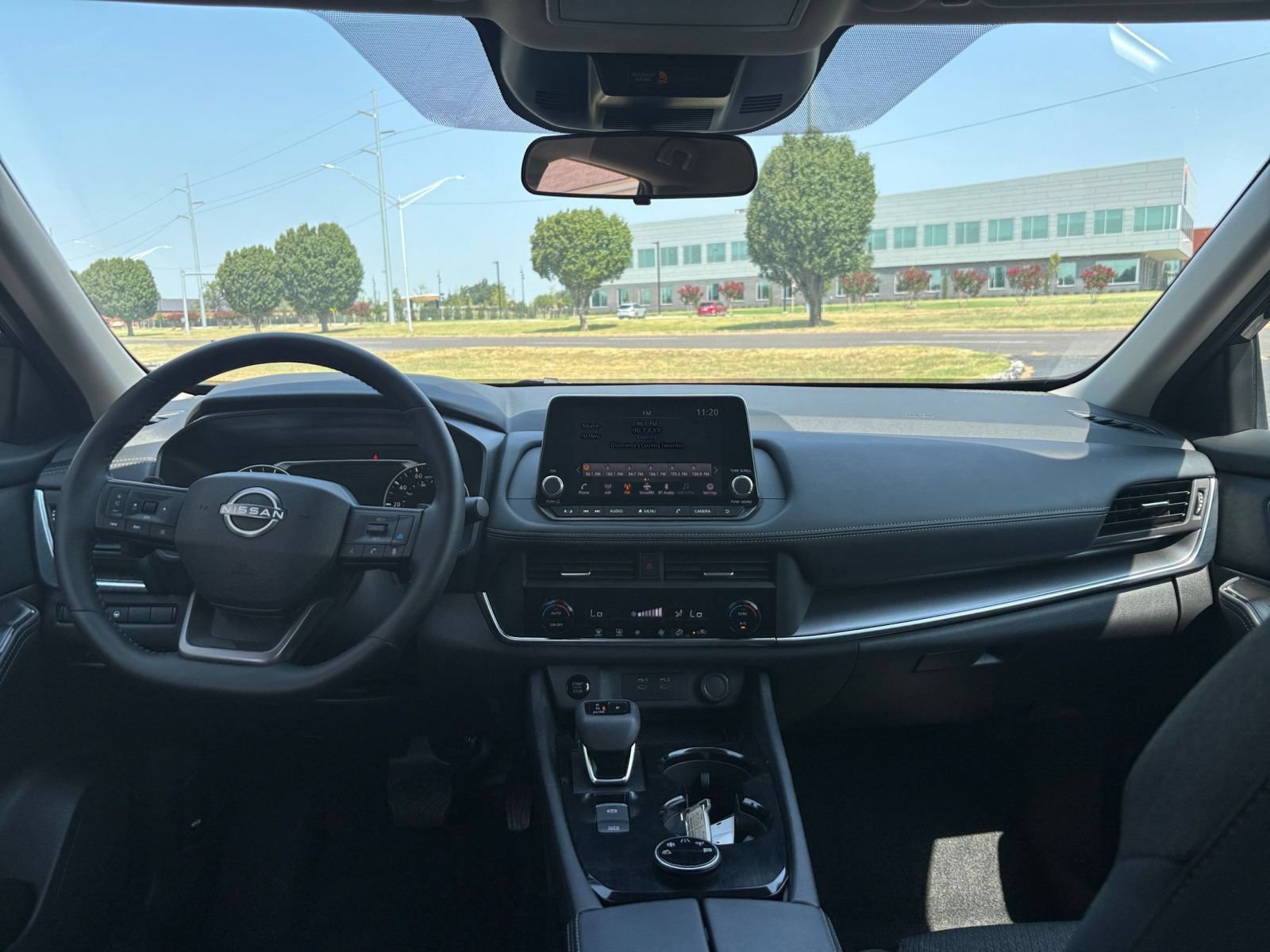 Used 2026 Nissan Rogue SV AWD/4WD image 35