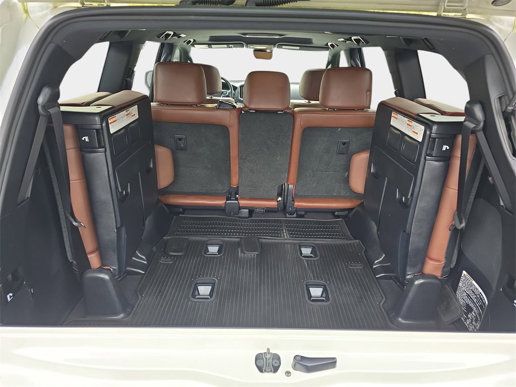 Used 2021 Toyota Land Cruiser image 12
