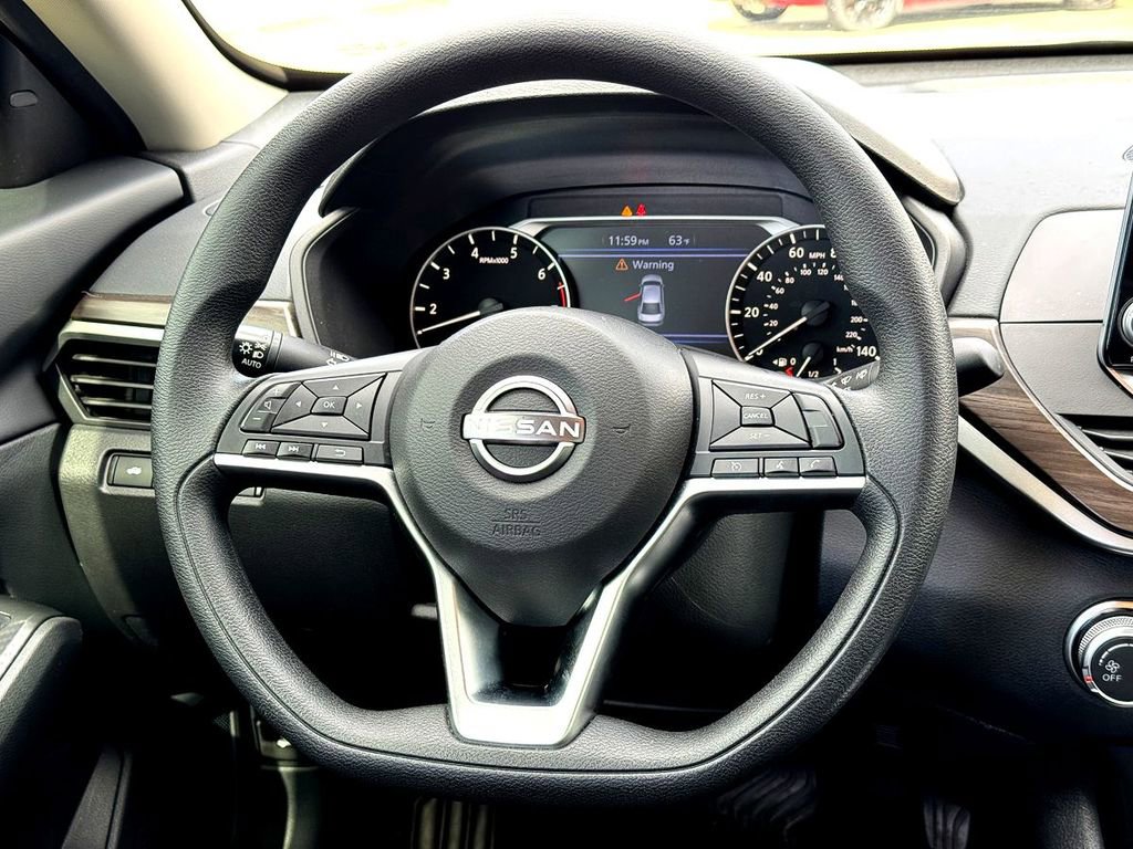 Used 2024 Nissan Altima 2.5 SV image 29