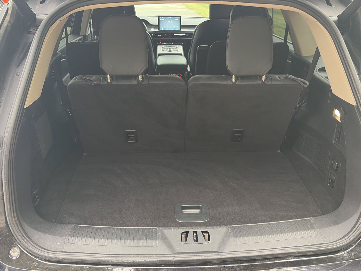 Used 2022 Lincoln Aviator AWD w/ Premium Package image 13