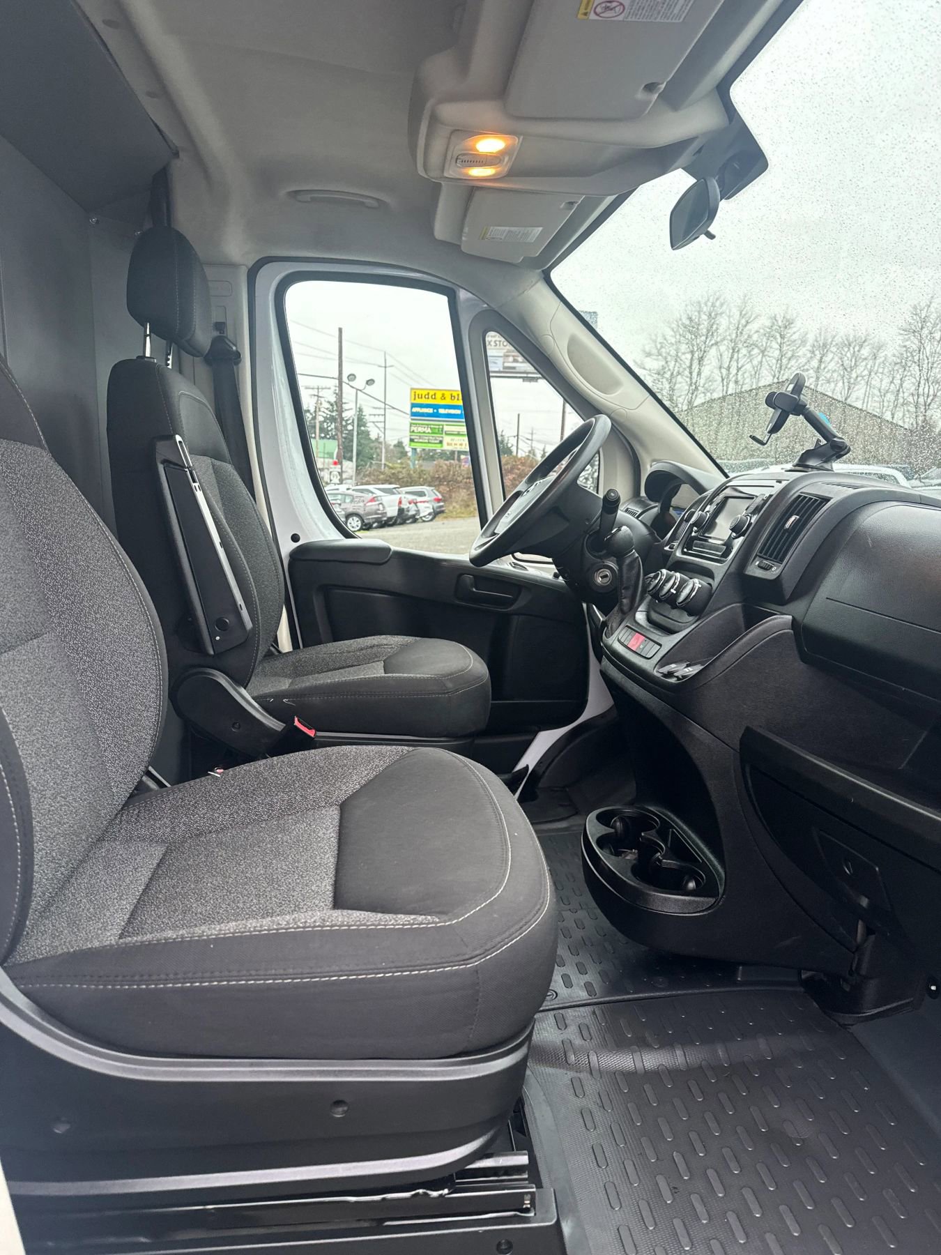 Used 2019 RAM ProMaster 2500 w/ Interior Convenience Group image 17