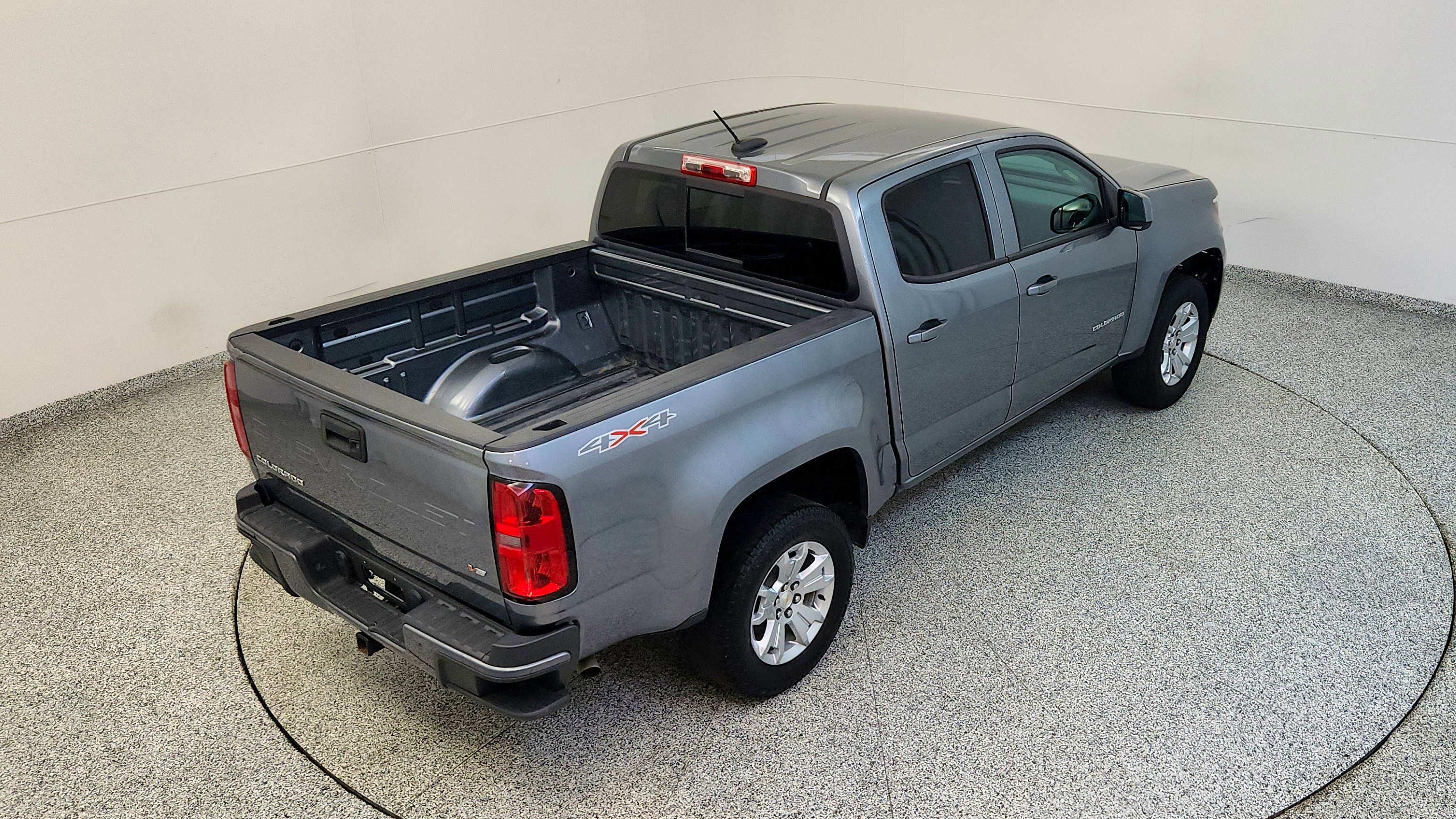 Used 2022 Chevrolet Colorado LT w/ LT Convenience Package AWD/4WD image 16