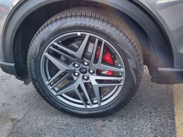 Used 2025 Ford Explorer ST-Line w/ ST-Line Street Pack image 10
