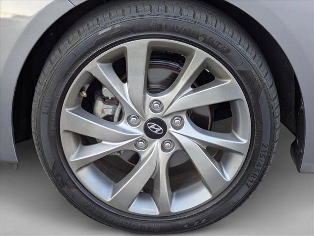 Used 2017 Hyundai Veloster image 21