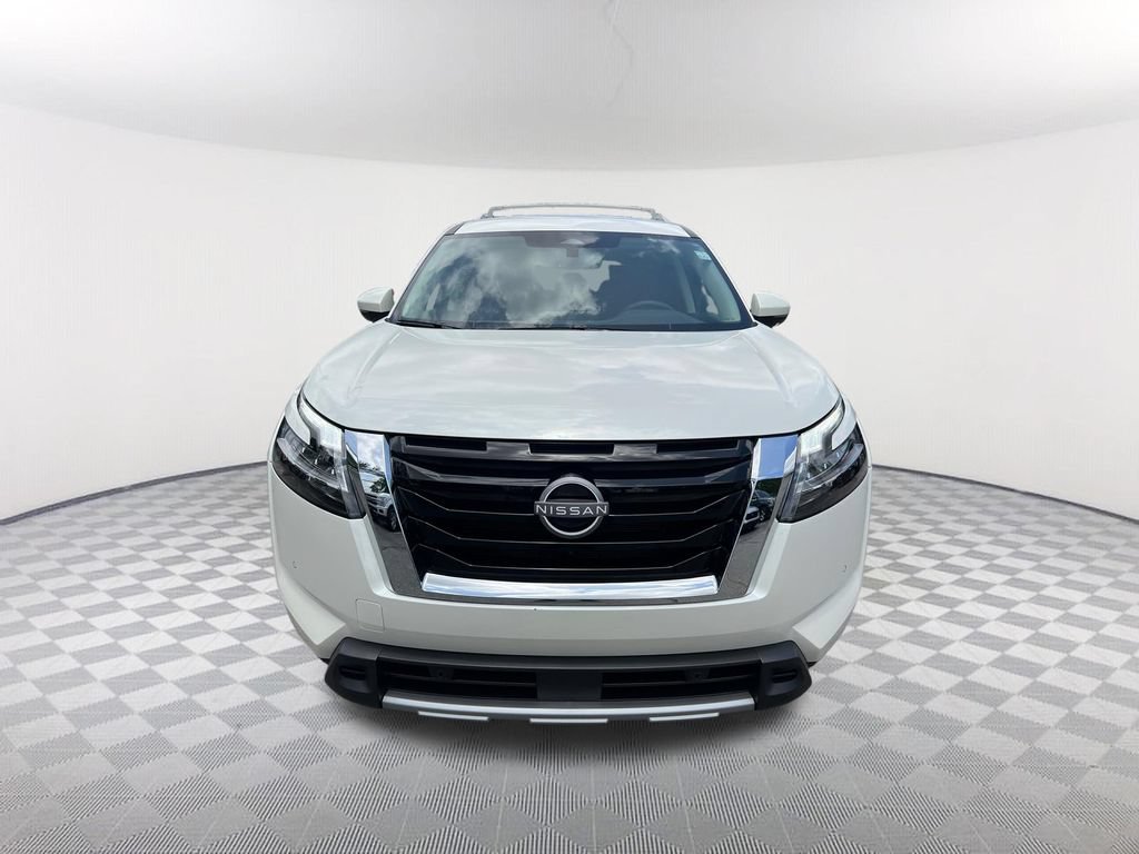 Used 2024 Nissan Pathfinder SL FWD video 2