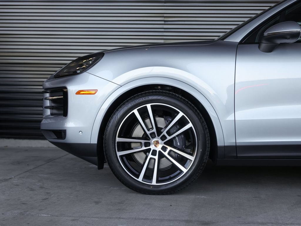 Certified 2026 Porsche Cayenne AWD/4WD image 13