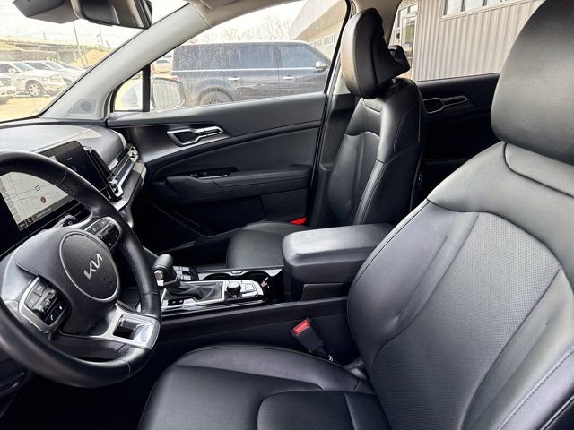 Used 2025 Kia Sportage EX image 5