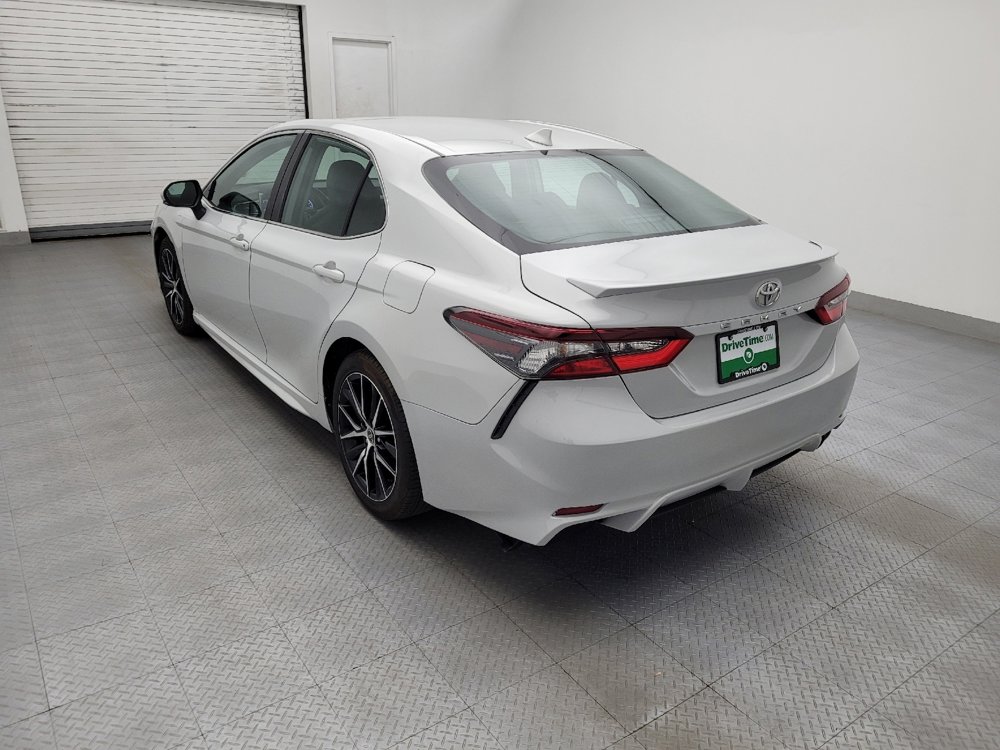 Used 2022 Toyota Camry SE FWD image 5