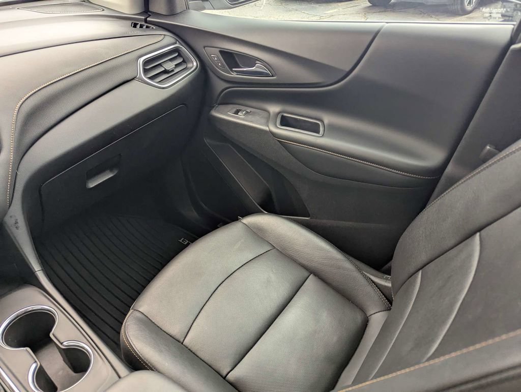 Used 2018 Chevrolet Equinox Premier FWD image 17