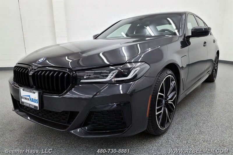 Used 2023 BMW 530e w/ M Sport Package RWD image 2
