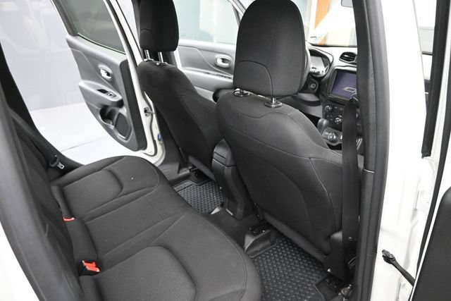 Used 2023 Jeep Renegade Latitude AWD/4WD image 20