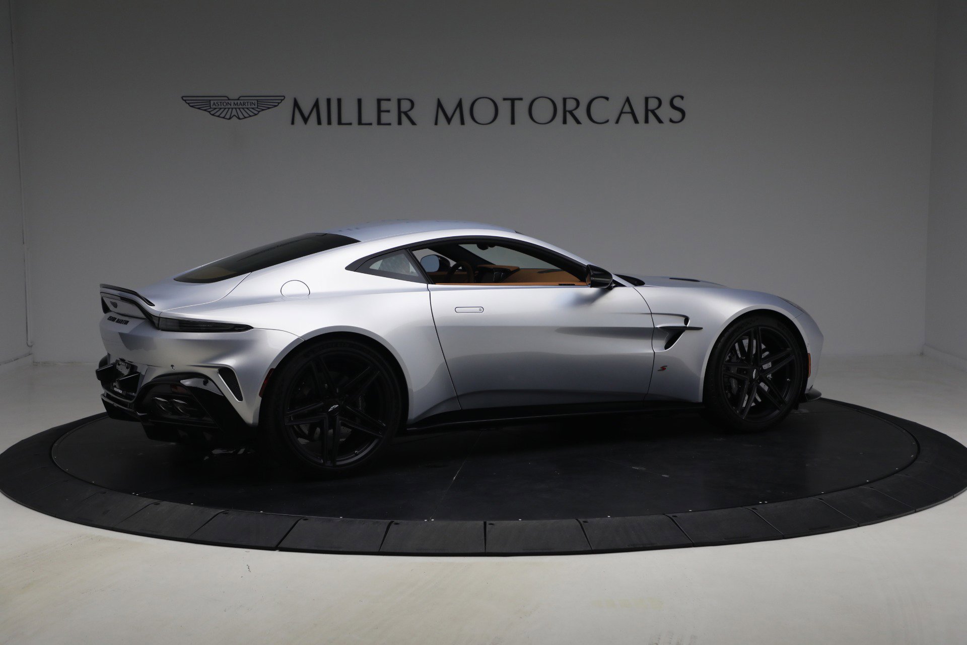 New 2026 Aston Martin V8 Vantage S image 8