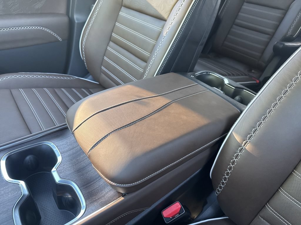 New 2026 GMC Acadia Denali Ultimate w/ LPO, Floor Liner Package AWD/4WD image 40