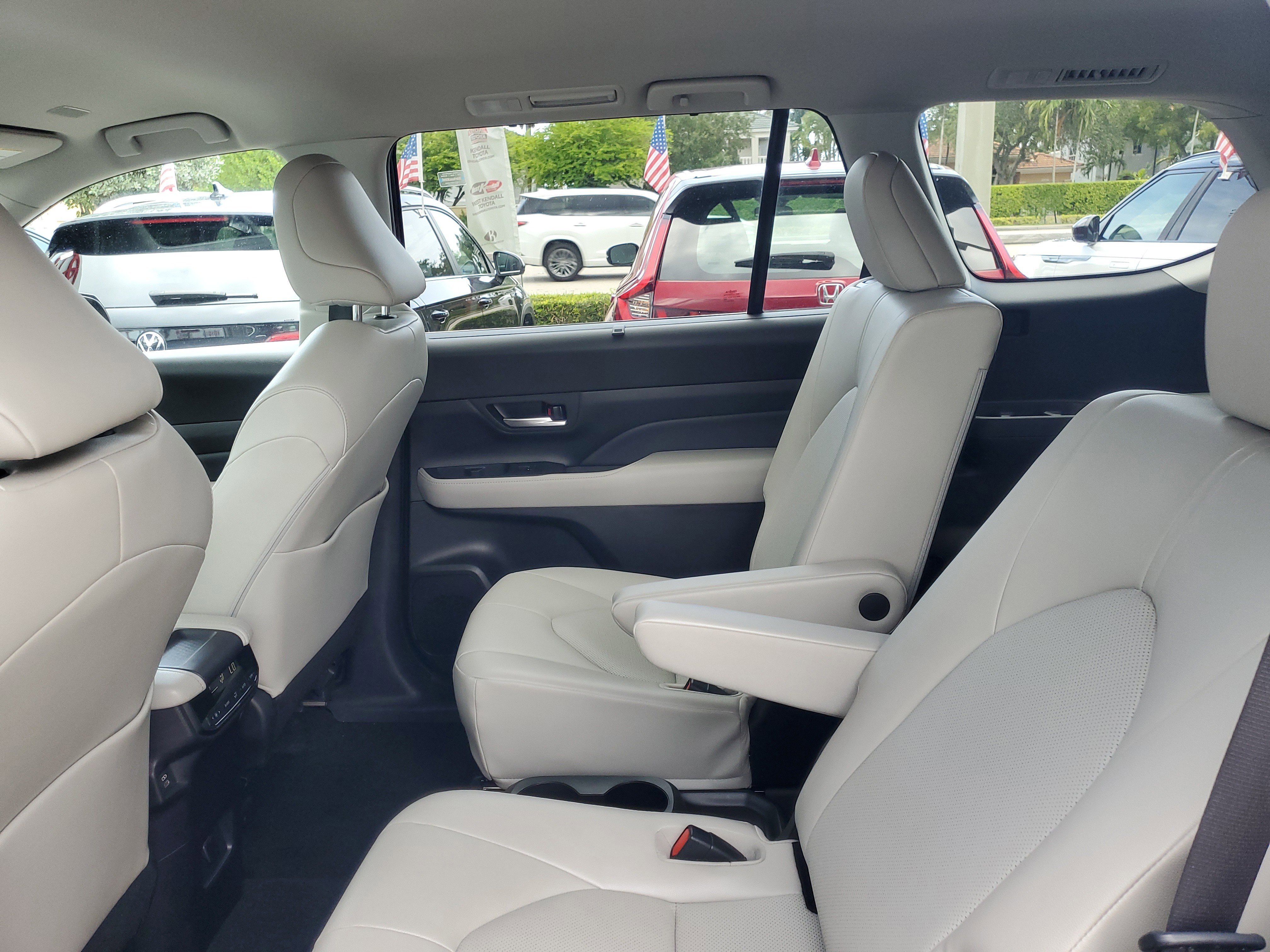 Used 2024 Toyota Grand Highlander XLE image 14