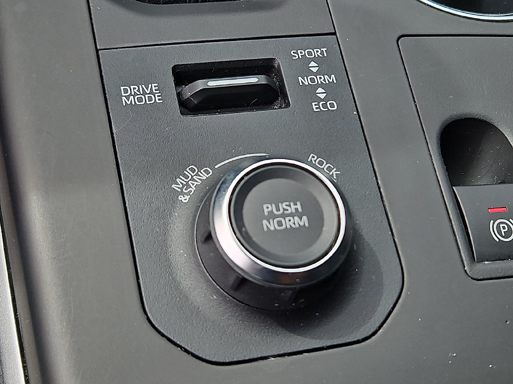 Used 2023 Toyota Highlander XSE AWD/4WD image 17