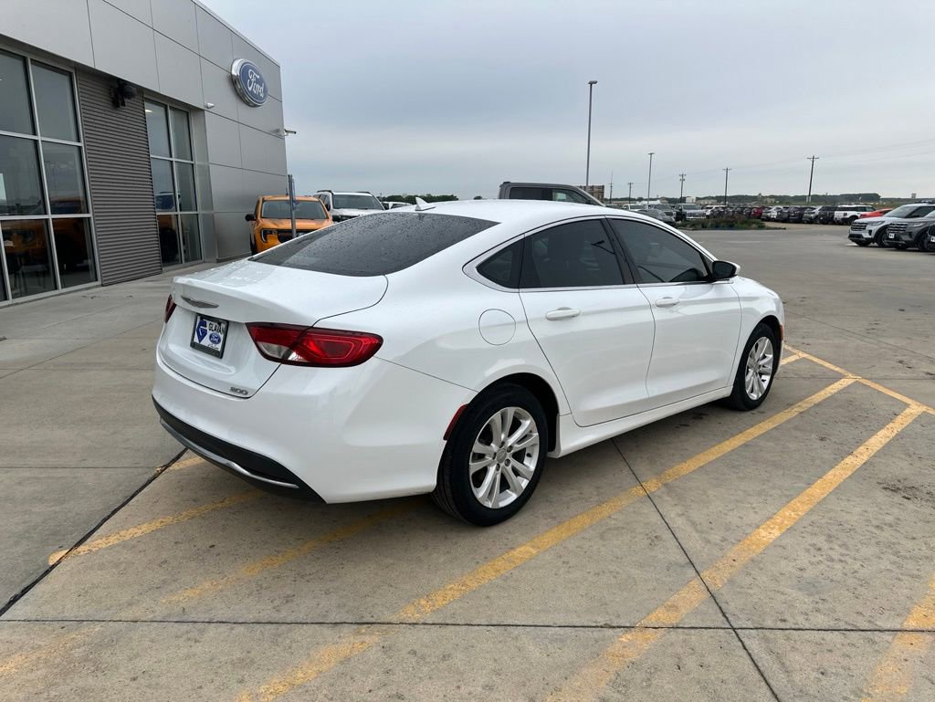 Used 2017 Chrysler 200 Limited Platinum FWD image 7
