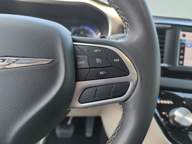 Used 2023 Chrysler Voyager LX FWD image 38